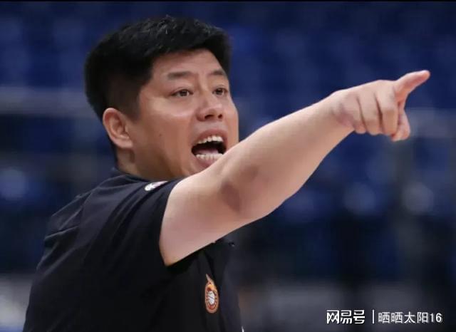 湖南队主教练试用新战术,引发热议 湖南队主教练试用新战术,引发热议