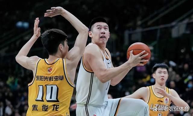 DB彩票-球队战绩不佳，教练组备受压力