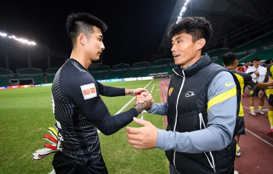 郑州两支球队战绩出色赢得比赛 郑州两支球队战绩出色赢得比赛