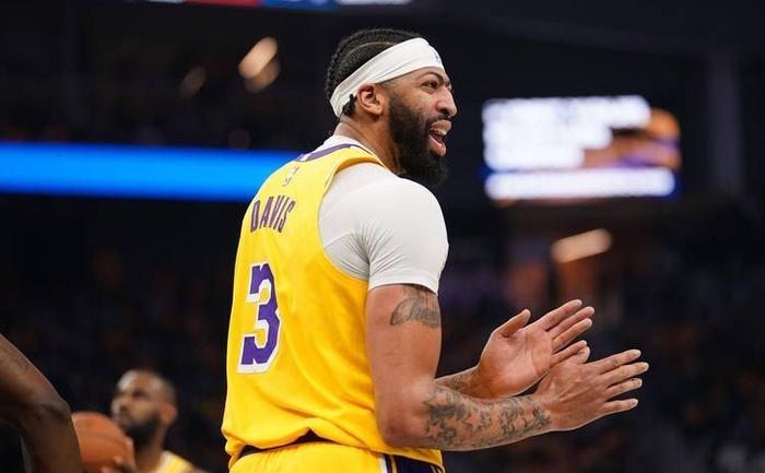 湖人力克独行侠,浓眉再现神勇 湖人力克独行侠,浓眉再现神勇