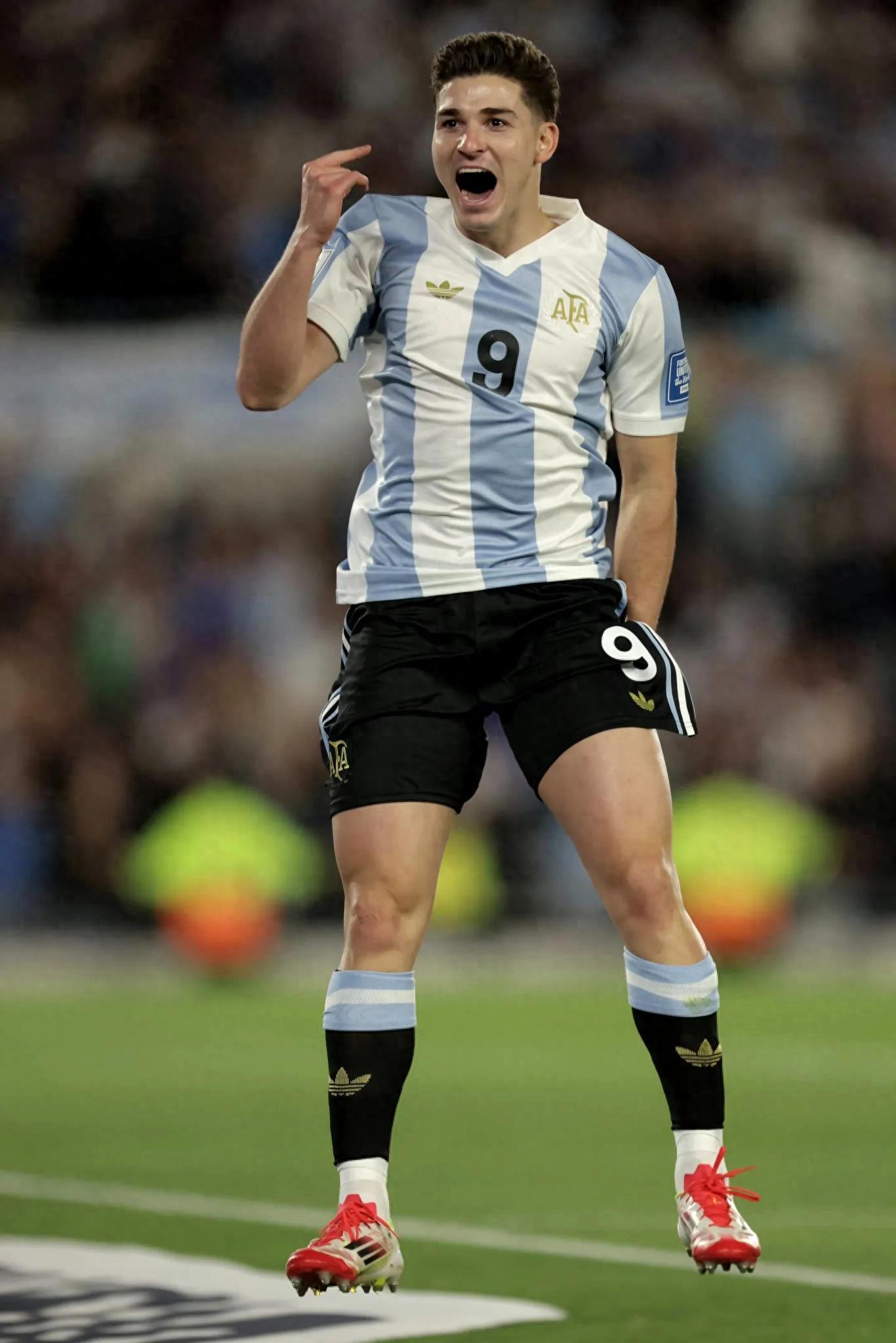 阿根廷男篮表现出色跻身前四 阿根廷男篮表现出色跻身前四