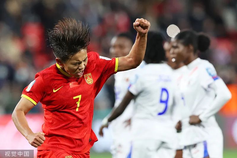 中国女足选手在国际赛事中尽显实力