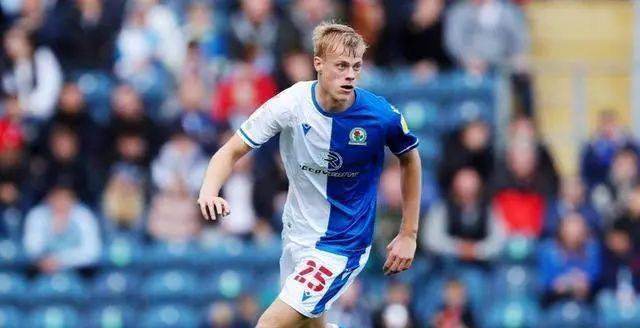 DB彩票官网-关于诺维奇主场逼平沃特福德，积分略有增长的信息