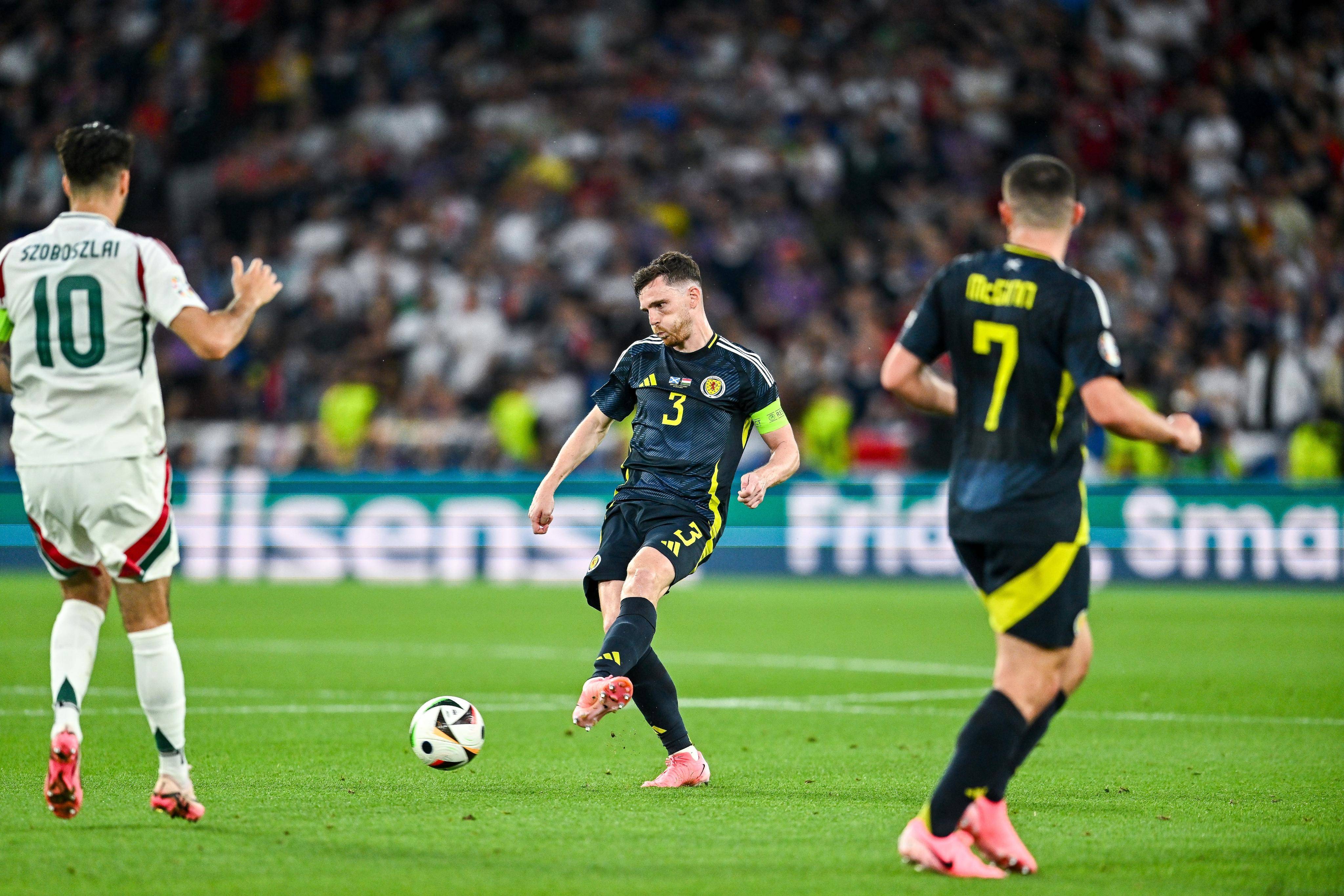 瑞士队碾压对手，夺旗胜利赢得掌声