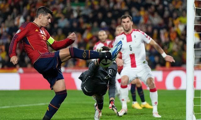 欧洲杯预选赛双方激战燃起烽火