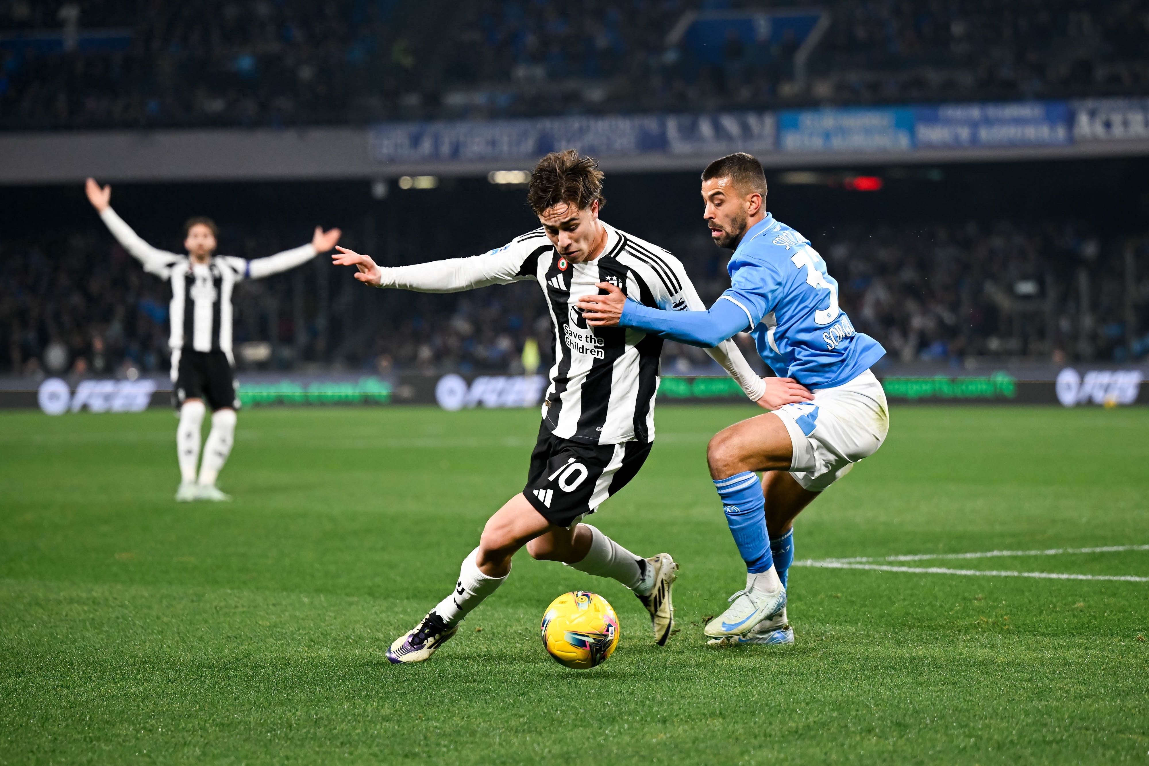 尤文图斯惊险取胜，欧冠半决赛身影浮现