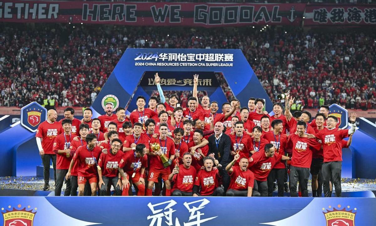 球队众将轮流发威，协力取胜