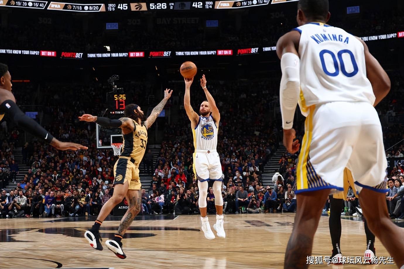 DB彩票官网-猛龙终结灰熊主场连胜纪录，险胜取得胜利