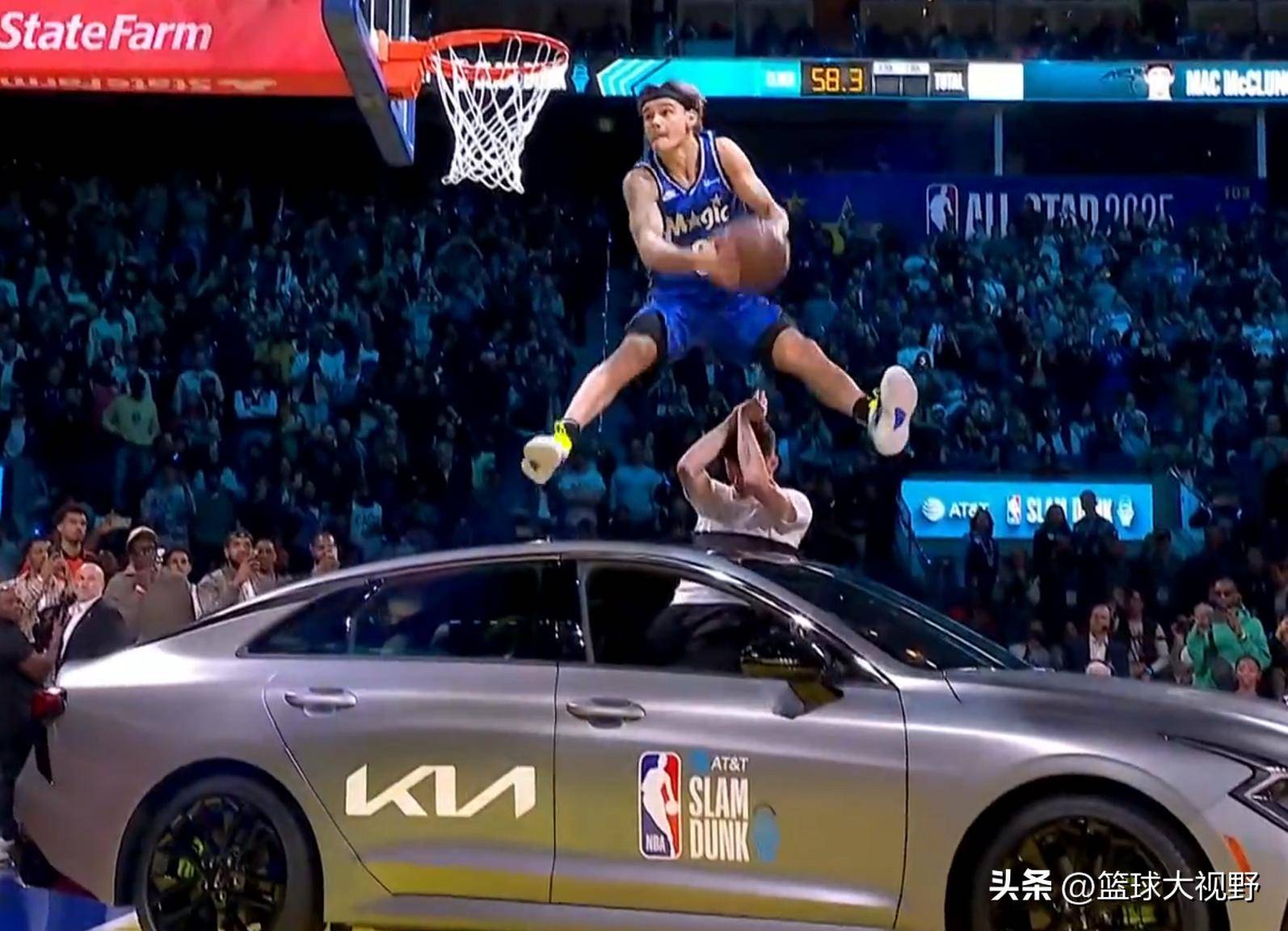 DB game-外国篮球赛事中球员实现突破创新