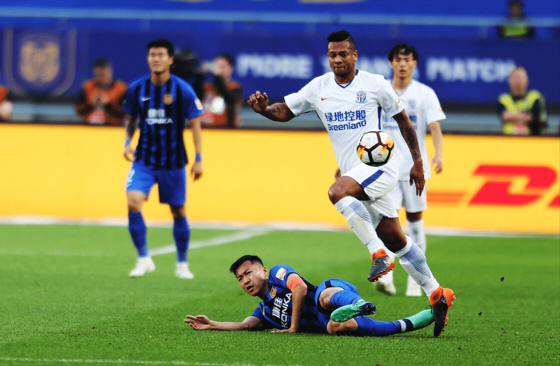 教练组调整战术提升球队竞争力