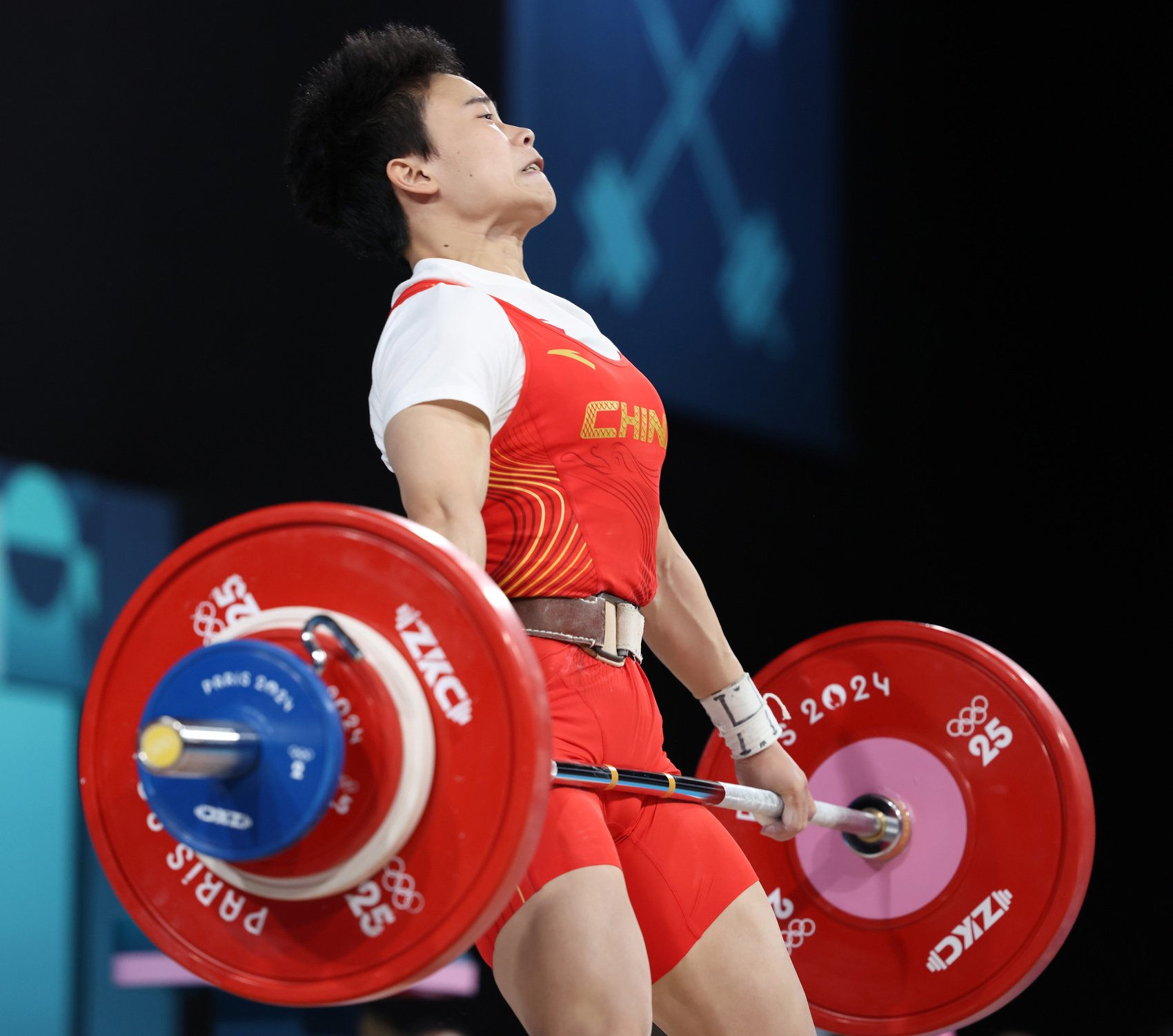 举重比赛中国选手再次问鼎金牌,刷新纪录的简单介绍 举重比赛中国选手再次问鼎金牌,刷新纪录的简单介绍