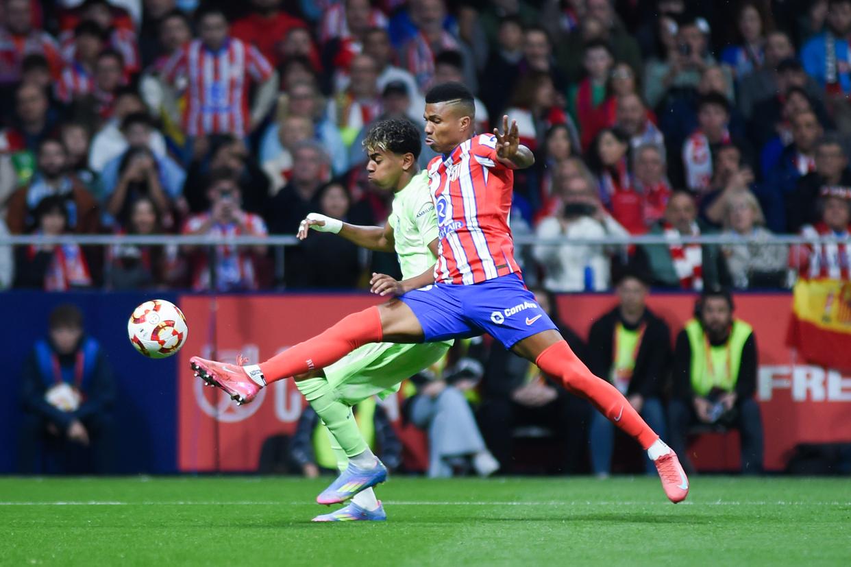 包含西班牙队战胜对手晋级,球员状态火热表现抢眼的词条 包含西班牙队战胜对手晋级,球员状态火热表现抢眼的词条