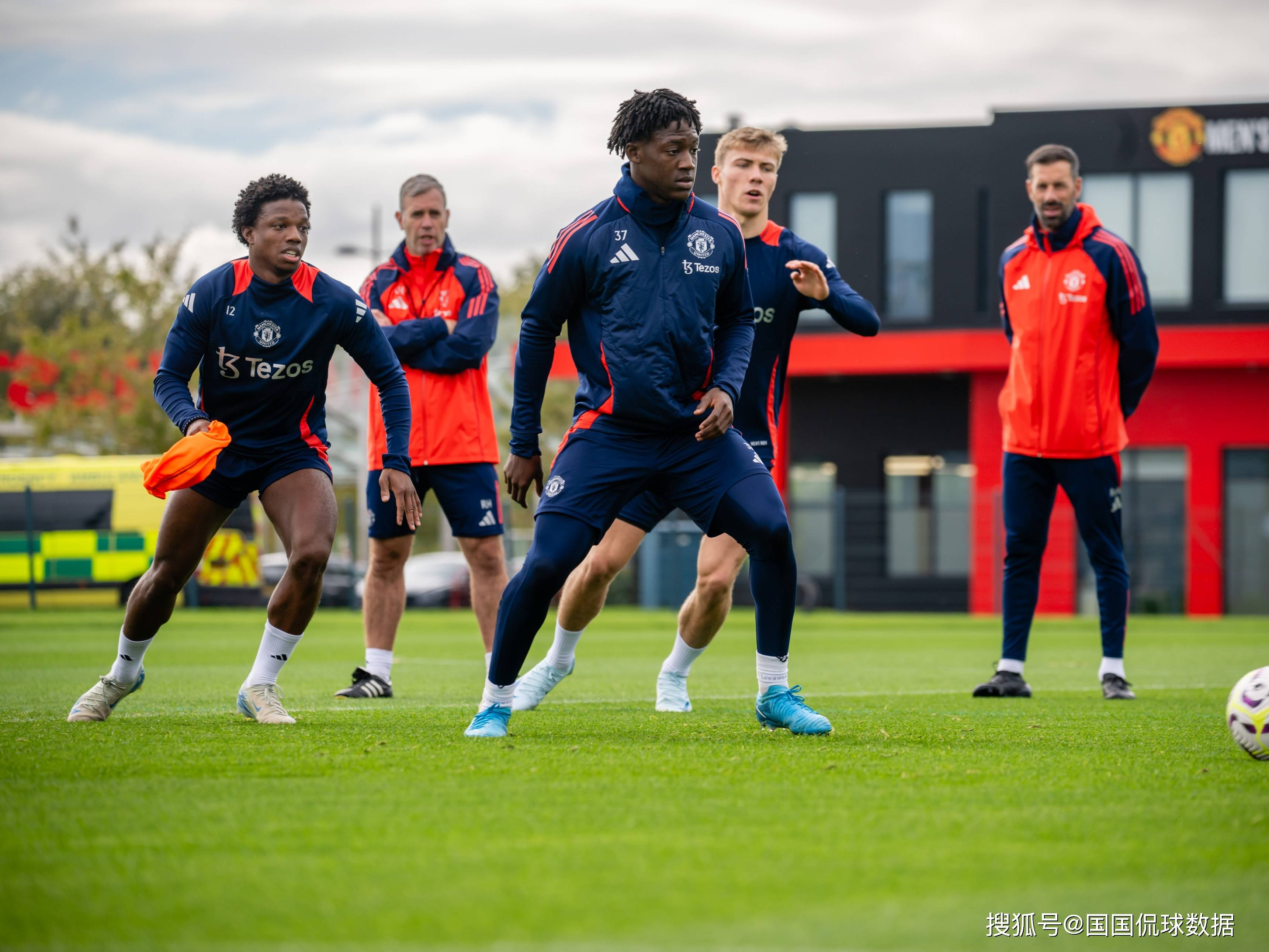 关于曼联多名球员恐缺席本周末对阵热刺的比赛的信息 关于曼联多名球员恐缺席本周末对阵热刺的比赛的信息