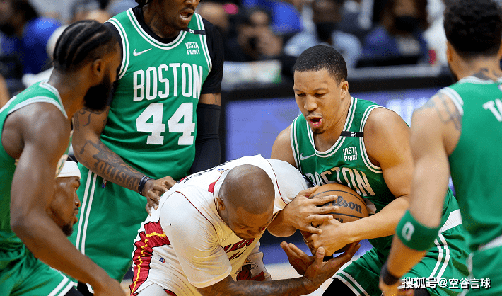 包含热火逆转凯尔特人，巴特勒发威的词条