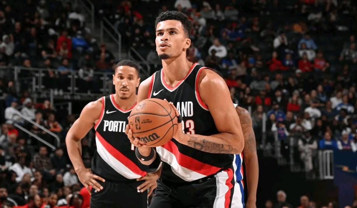 -黄蜂大胜开拓者，全力保级